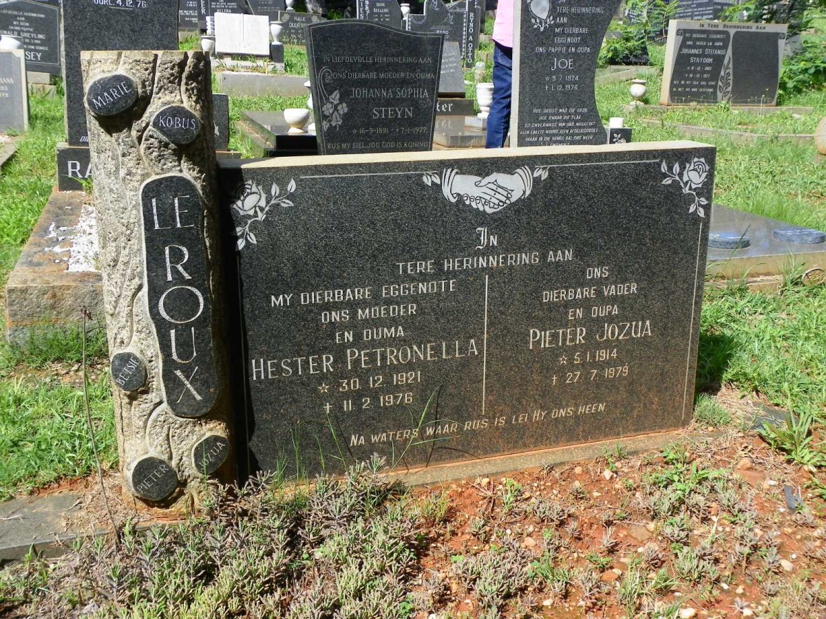 ROUX Pieter Jozua, le 1914-1979 &amp; Hester Petronella 1921-1976