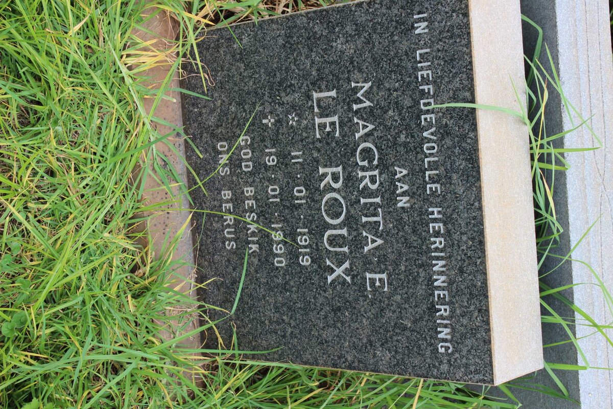 ROUX Magrita E., le 1919-1990