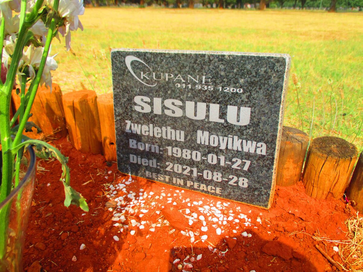 SISULU Zwelethu Moyikwa 1980-2021