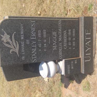 ULYATE Stanley Ernest 1913-1969 &amp; Cornelia Magdalena Catherina 1916-1980