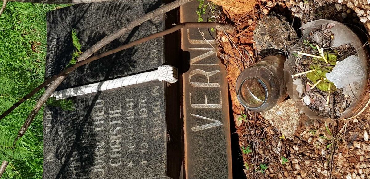 VERNE John Theo Christie 1941-1976