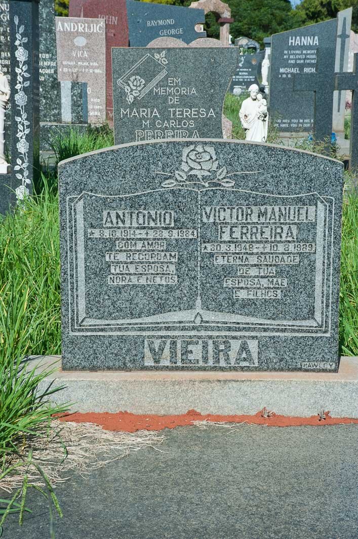 VIEIRA Antonio 1914-1984 :: VIEIRA Victor Manuel Ferreira 1948-1989  