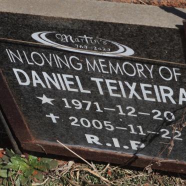 TEIXEIRA Daniel 1971-2005