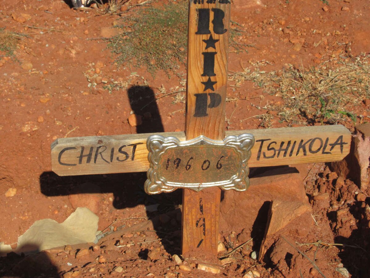 TSHIKOLA Christ