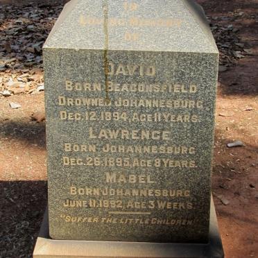 DOIG David -1894 :: DOIG Lawrence -1895 :: DOIG Mabel -1892