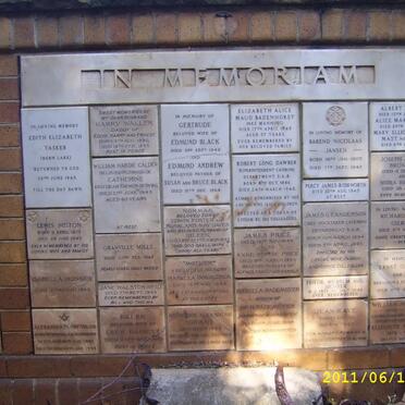057 Memorial wall