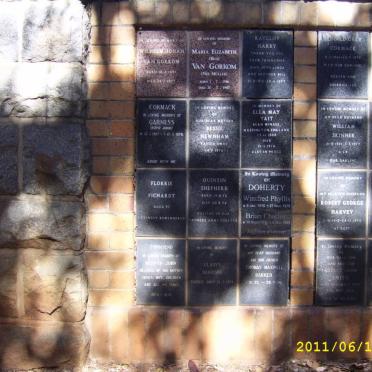 074 Memorial wall