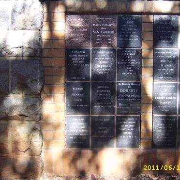 074 Memorial wall