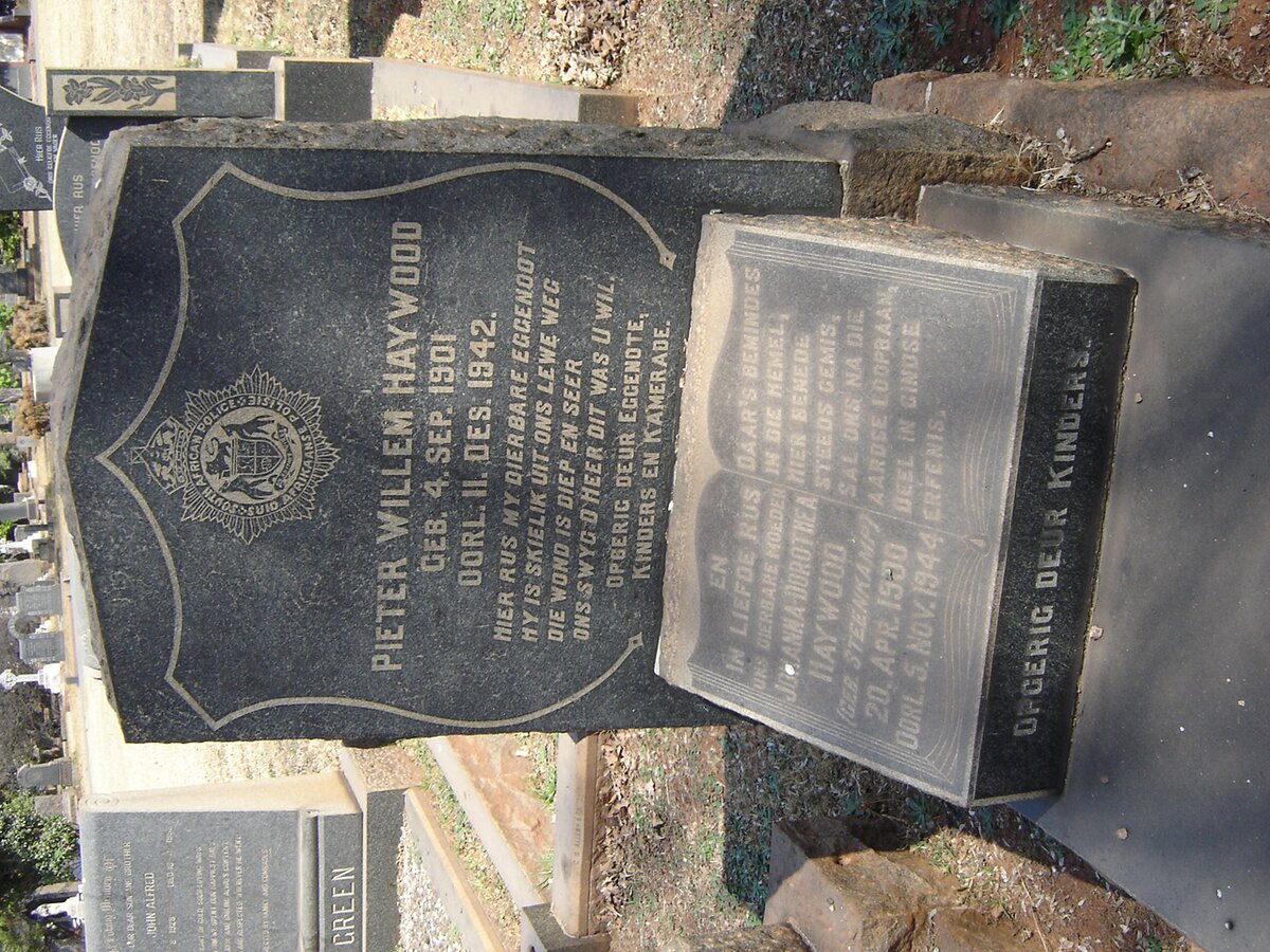 HAYWOOD Pieter Willem 1901-1942 &amp; Johanna Dorothea STEENKAMP 1900-1944