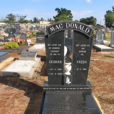 MAC DONALD Graham 1959-2000 &amp; Freda 1963-