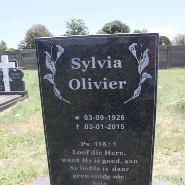 OLIVIER Sylvia 1926-2015