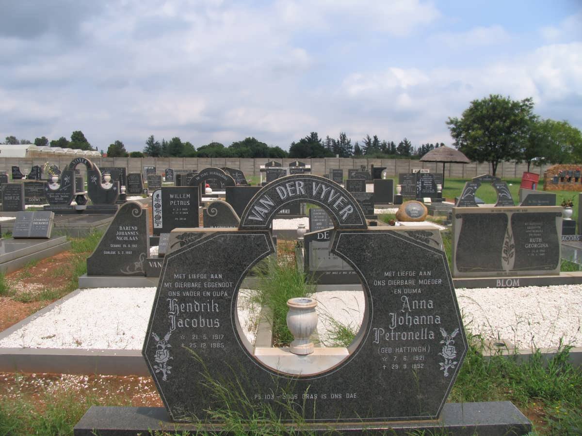 VYVER Hendrik Jacobus, van der 1912-1985 &amp; Anna Johanna Petronella HATTINGH 1921-1992