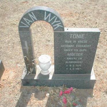 WYK Tonie, van 1925-1987
