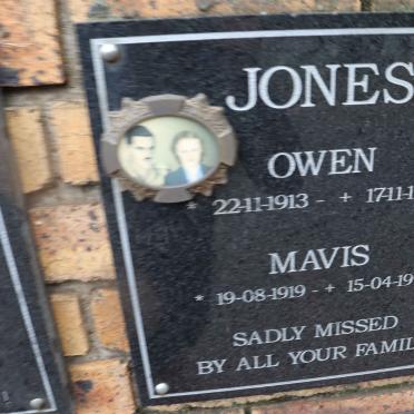 JONES Owen 1913-1991 &amp; Mavis 1919-1993