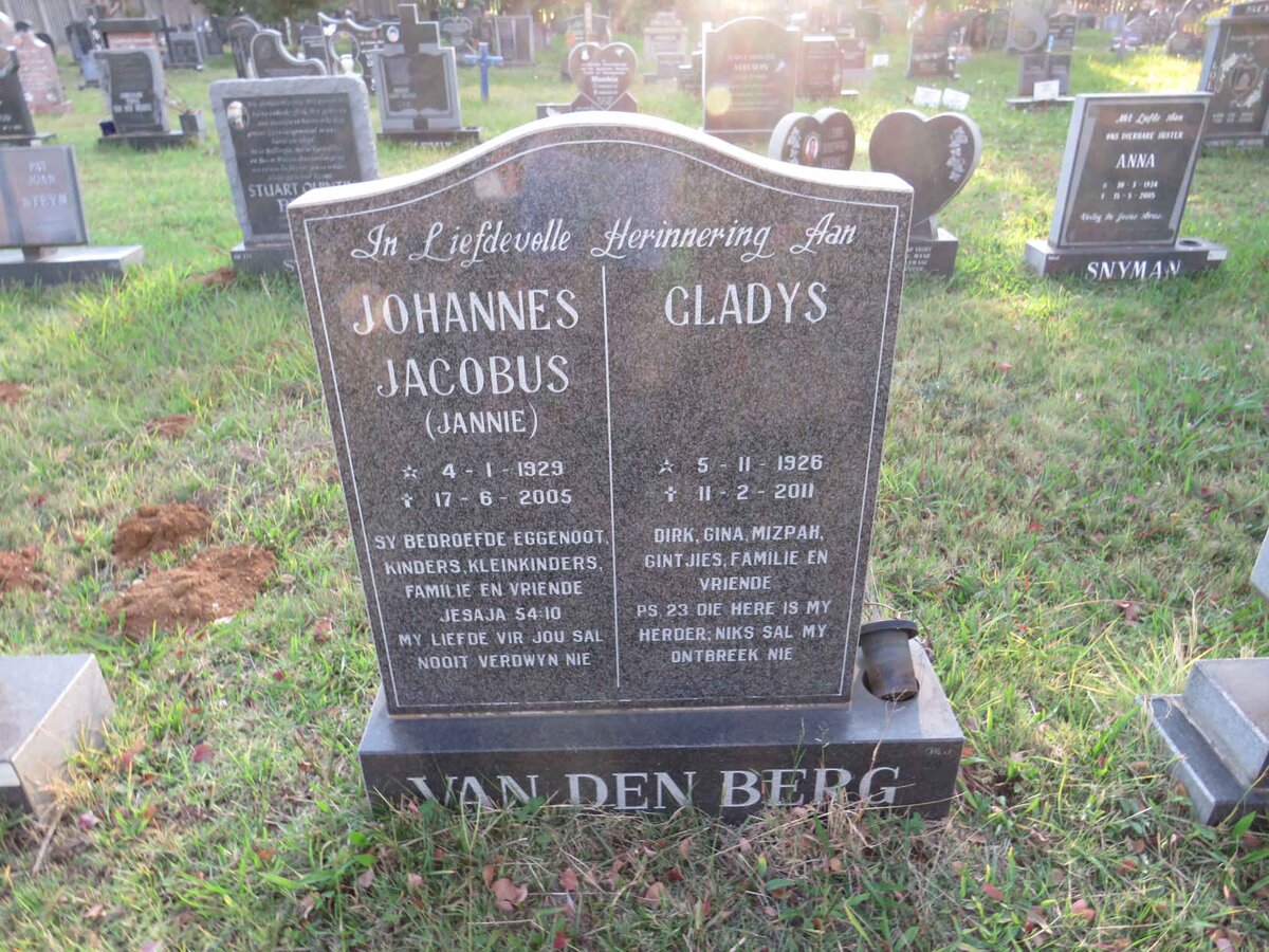 BERG Johannes Jacobus, van den 1929-2005 &amp; Gladys 1926-2011