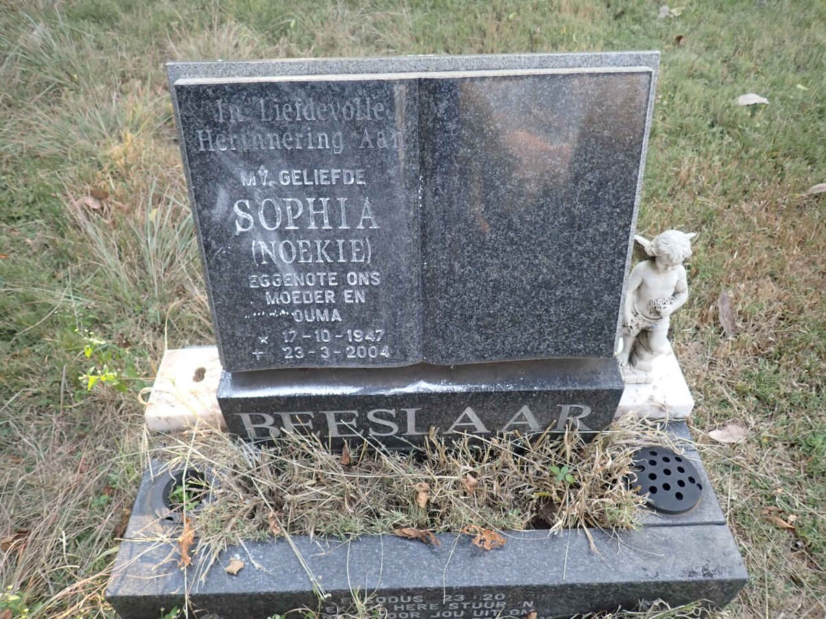 BEESLAAR Sophia 1947-2004