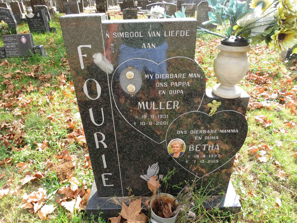 FOURIE Muller 1931-2001 &amp; Betha 1937-2019