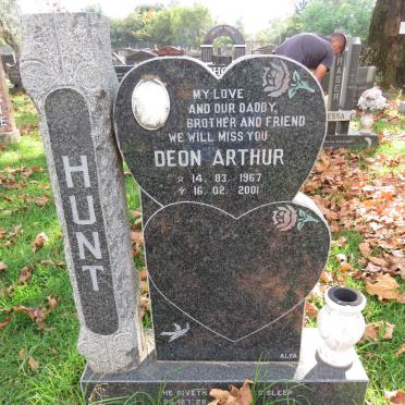 HUNT Deon Arthur 1967-2001