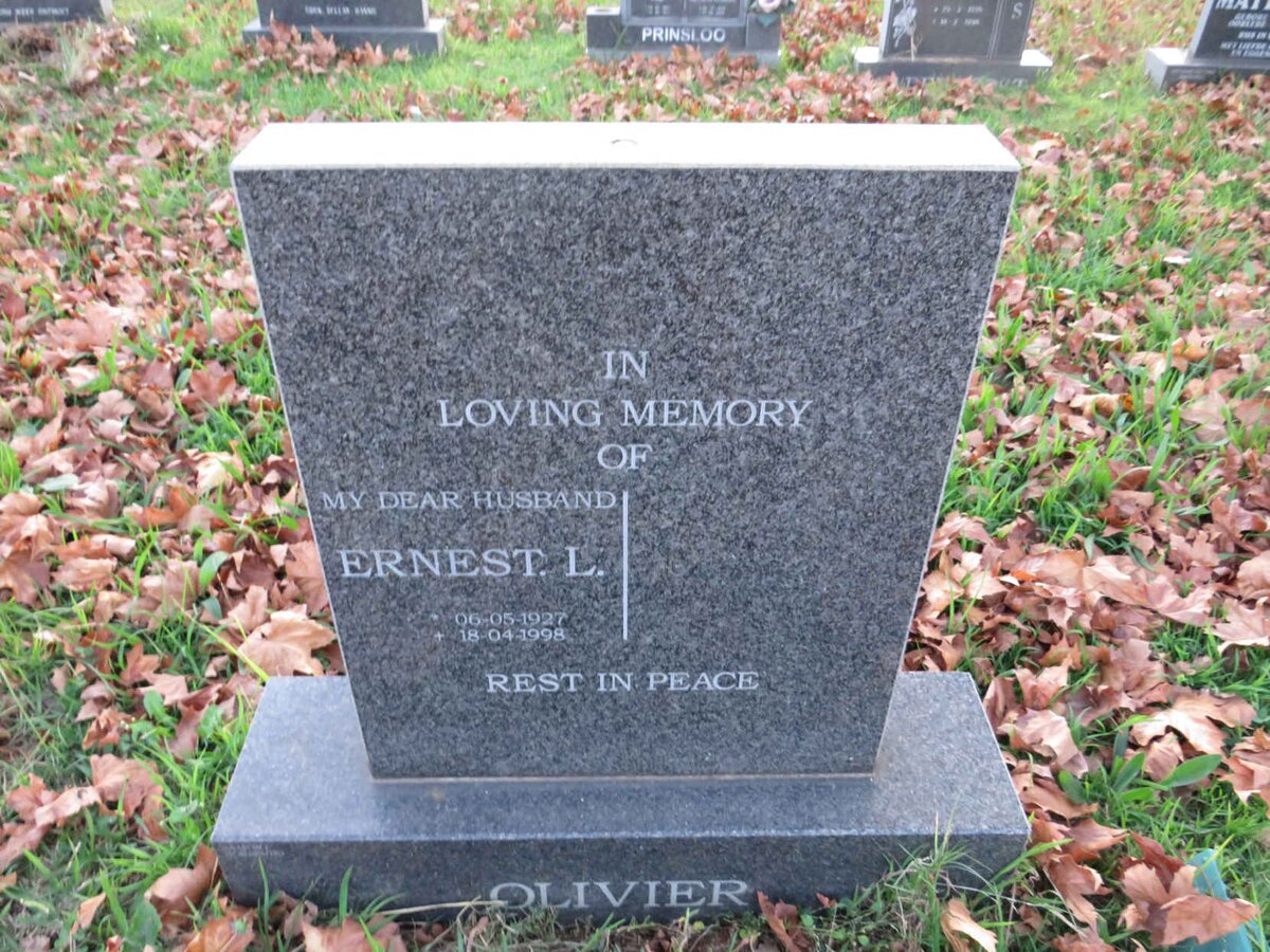 OLIVIER Ernest L. 1927-1998