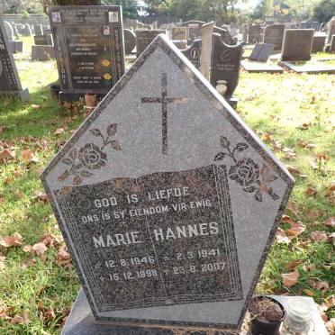 SMITH Hannes 1941-2007 &amp; Marie 1946-1998