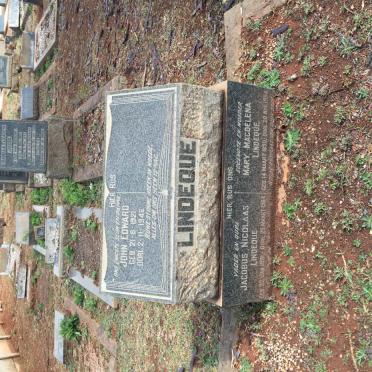 LINDEQUE Jacobus Nicolaas 1891-1964 &amp; Mary Magdelena 1890-1954 :: LINDEQUE John Edward 1921-1946