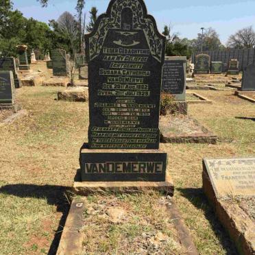 MERWE Johannes L., 1872-1933 &amp; Susara Catherina 1862-1929