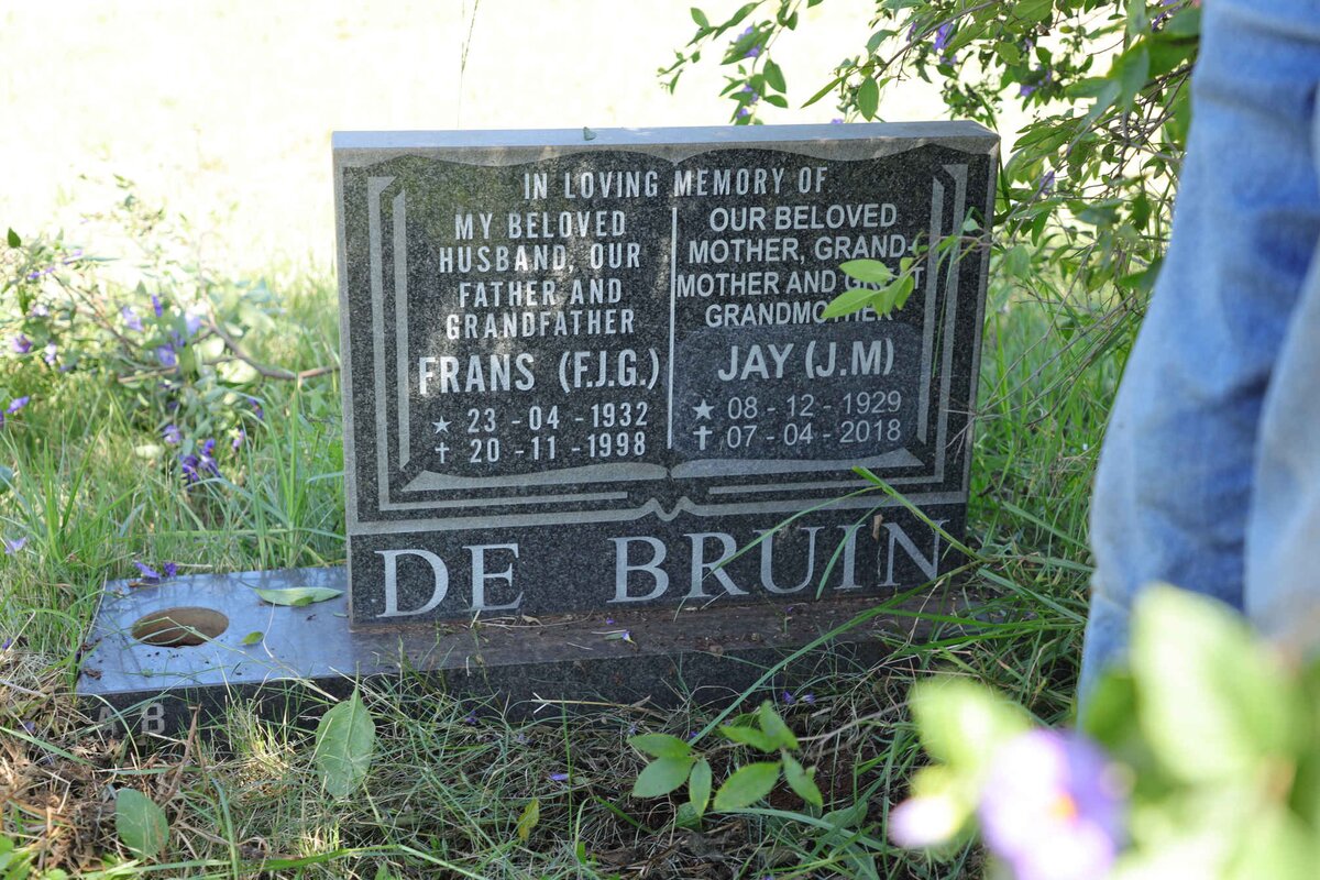 BRUIN F.J.G. 1932-1998 &amp; J.M.1929-2018