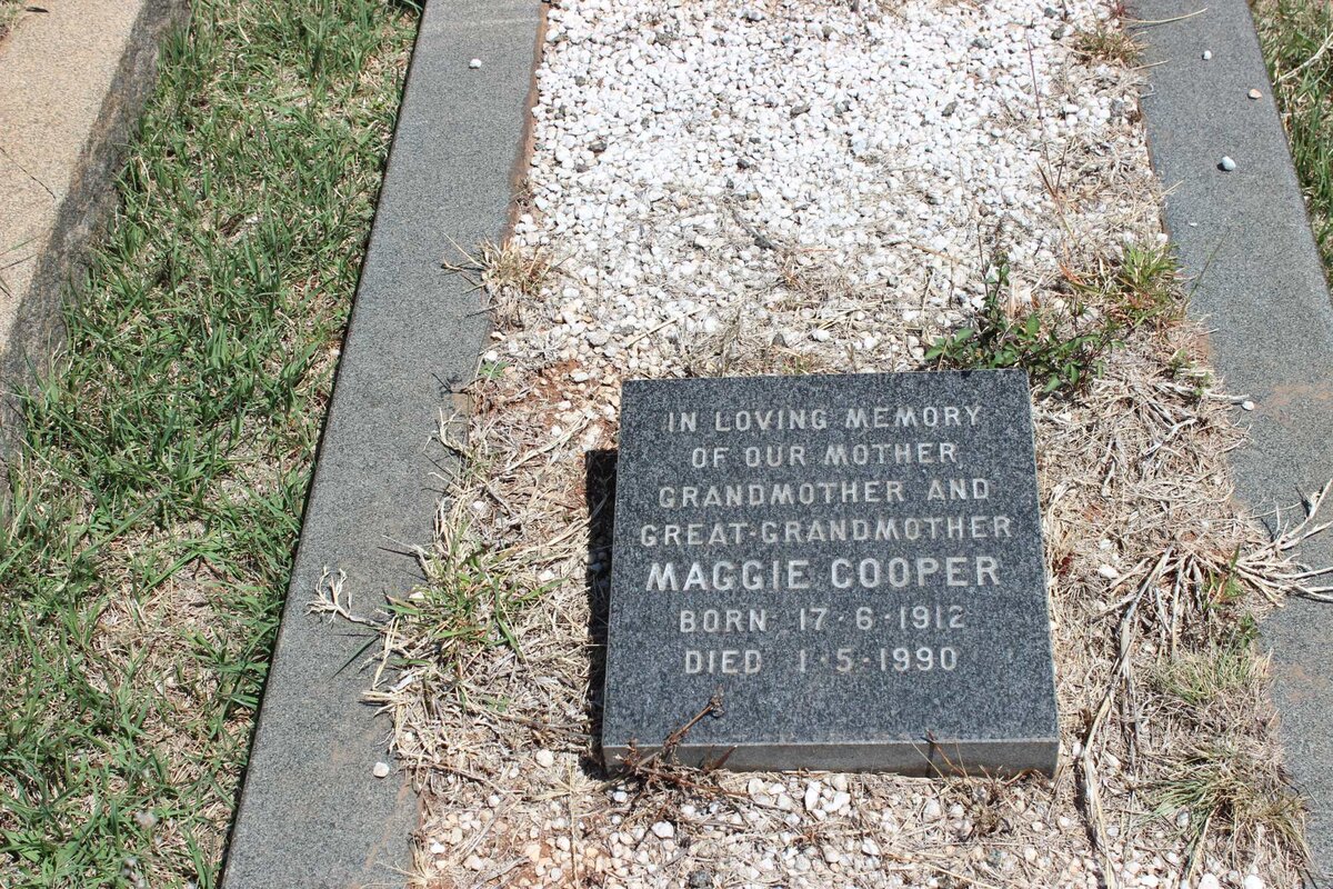 COOPER Maggie 1912-1990