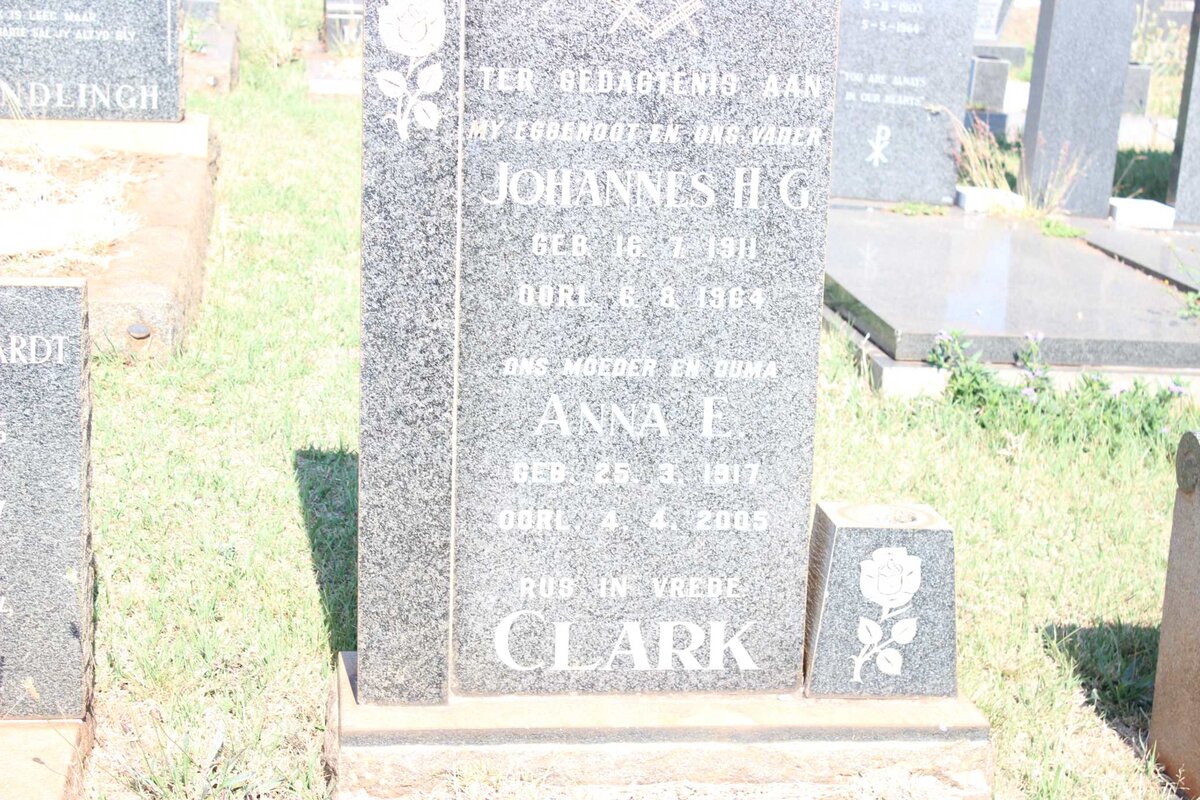 CLARK Johannes A.G. 1911-1964 &amp; Anna E. 1917-2005