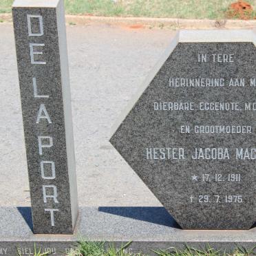 DELAPORT Hendrik 1906-1976 &amp; Hester Jacoba Magrieta 1911-1975