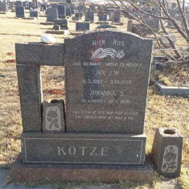 KOTZÉ Jan J.W. 1887-1956 &amp; Johanna S. 1893-1970