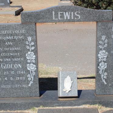 LEWIS Gideon 1941-1980 &amp; Fienie 1943-
