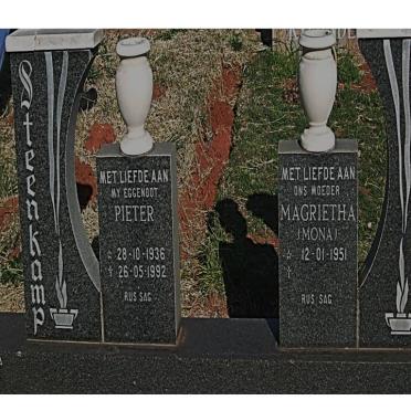STEENKAMP Pieter 1936-1992 &amp; Magrietha 1951-
