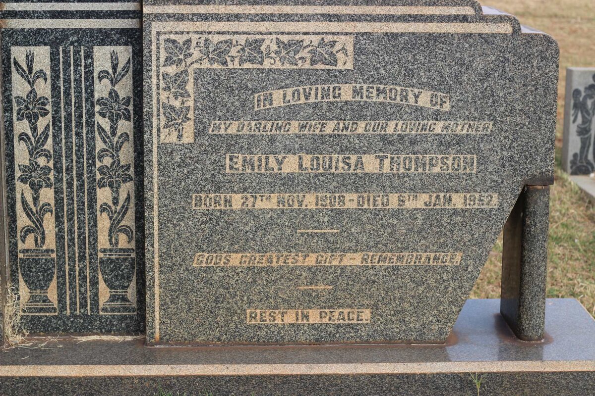 THOMPSON Robert Alexander 1895-1953 &amp; Emily Louisa 1908-1952