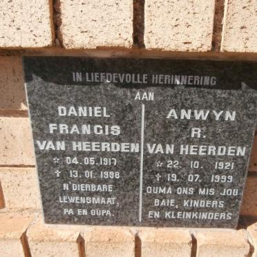 HEERDEN Daniel Francis, van 1917-1998 &amp; Anwyn R. 1921-1999