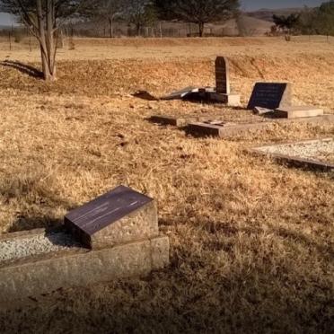 Gauteng, KRUGERSDORP district, Kromdraai, Rietfontein 522_3, Brookwood Estate, farm cemetery