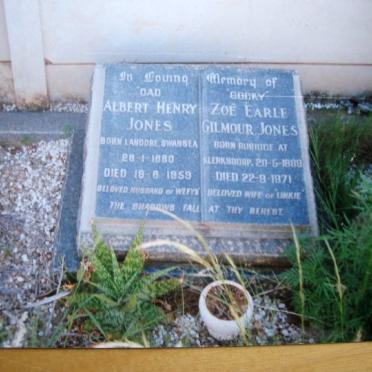 Gauteng, KRUGERSDORP district, Hekpoort, Doornspruit 507 JQ, farm cemetery_2