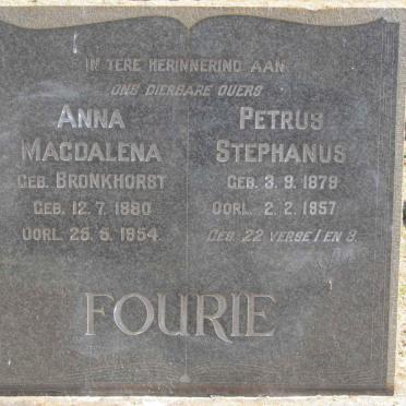 FOURIE Petrus Stephanus 1879-1937 &amp; Anna Magdalena BRONKHORST 1890-1954