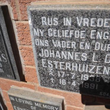 ESTERHUIZEN Johannes L.C. 1938-1991