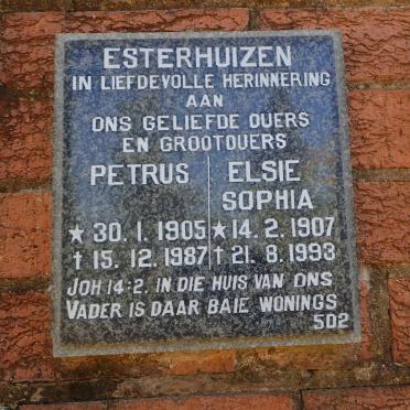 ESTERHUIZEN Petrus 1905-1987 &amp; Elsie Sophia 1907-1993