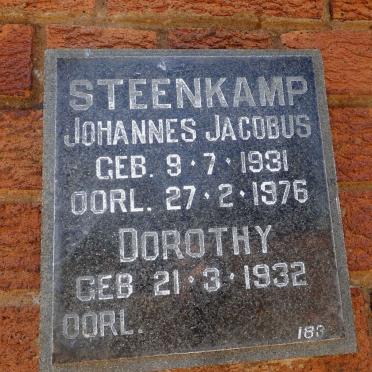 STEENKAMP Johannes Jacobus 1931-1976 &amp; Dorothy 1932-