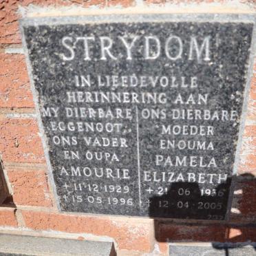 STRYDOM Amourie 1929-1996 &amp; Pamela Elizabeth 1936-2005