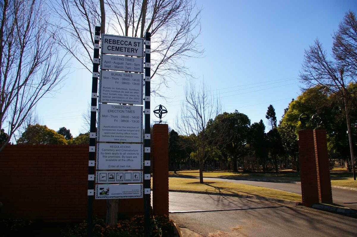 02. Entrance to the cemetery