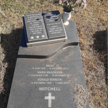 MITCHELL Ronald Kenneth 1939-2016 &amp; Maria Magdalena 1939-2015 :: MITCHELL Bruce 1969-2015