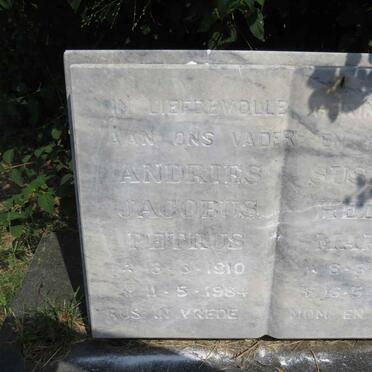 FOUCHE Andries Jacobus Petrus 1910-1984 & Susanna Helena Maria 1918-1984 _2