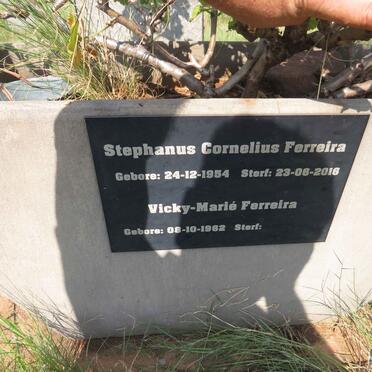FERREIRA Stephanus Cornelius 1954-2016 & Vicky-Marie 1962- 
