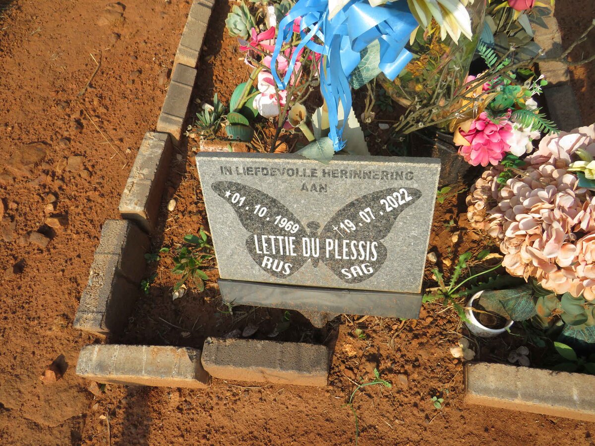 PLESSIS Lettie, du 1969-2022