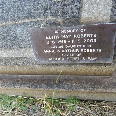 ROBERTS Edith May 1918-2003 :: ROBERTS Annie Caroline nee HURTER -1973 _2