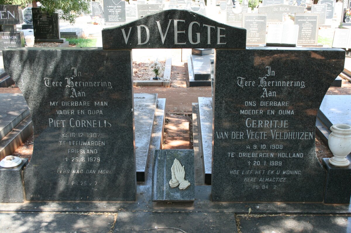VEGTE Piet Cornelis, V.D. 1907-1979 &amp; Gerritje VELDHUIZEN 1908-1989