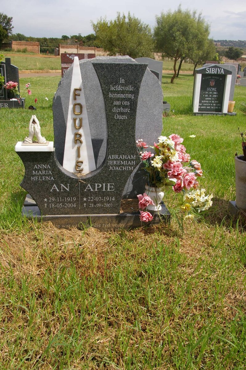 FOURIE Abraham Jeremiah Joachim 1914-2007 &amp; Anna Maria Helena 1919-2004